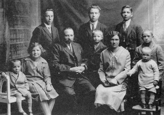 Datei:Bonikowsky-Emil-Familie.jpg