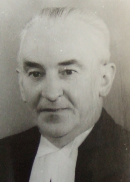 Datei:Pastor-Schoen-Albert.jpg